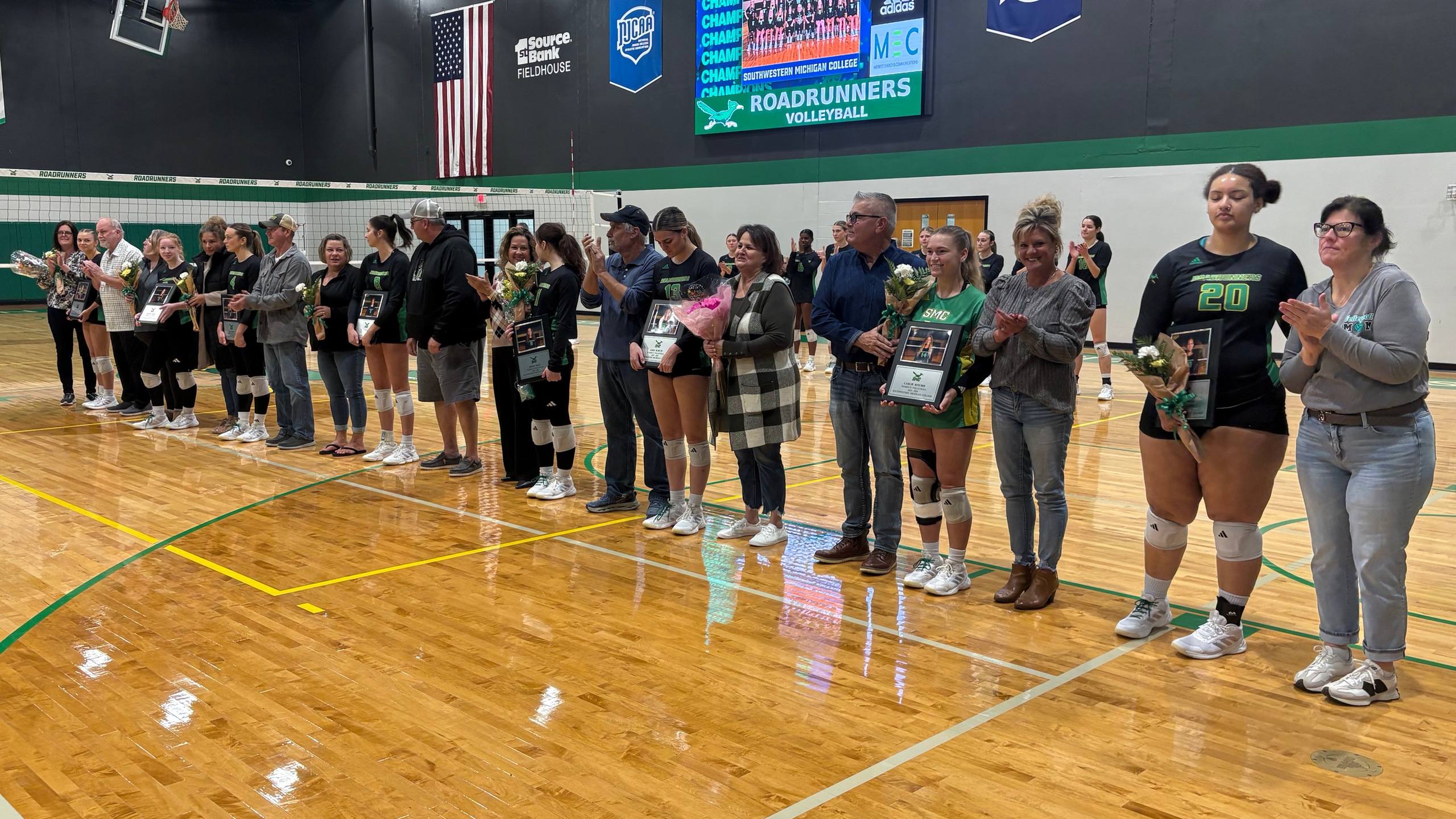 Volleyball Sweeps Glen Oaks on Sophomore Night